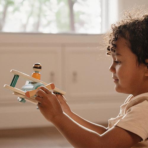 Aeroplano Con Personaggio In Legno Little Dutch - immagine 3
